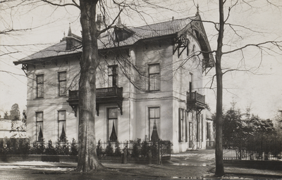 130563 Gezicht op het huis Vredestein te Driebergen.N.B. De gemeenten Driebergen en Rijsenburg zijn per 1 mei 1931 ...